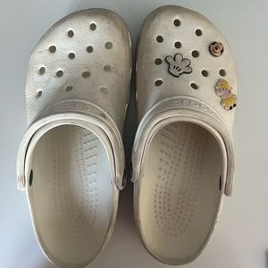 WHITE CROCS